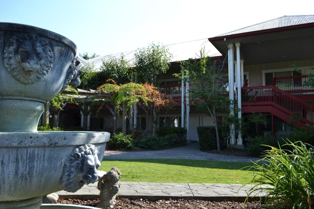 Sebastopol Inn Exterior foto